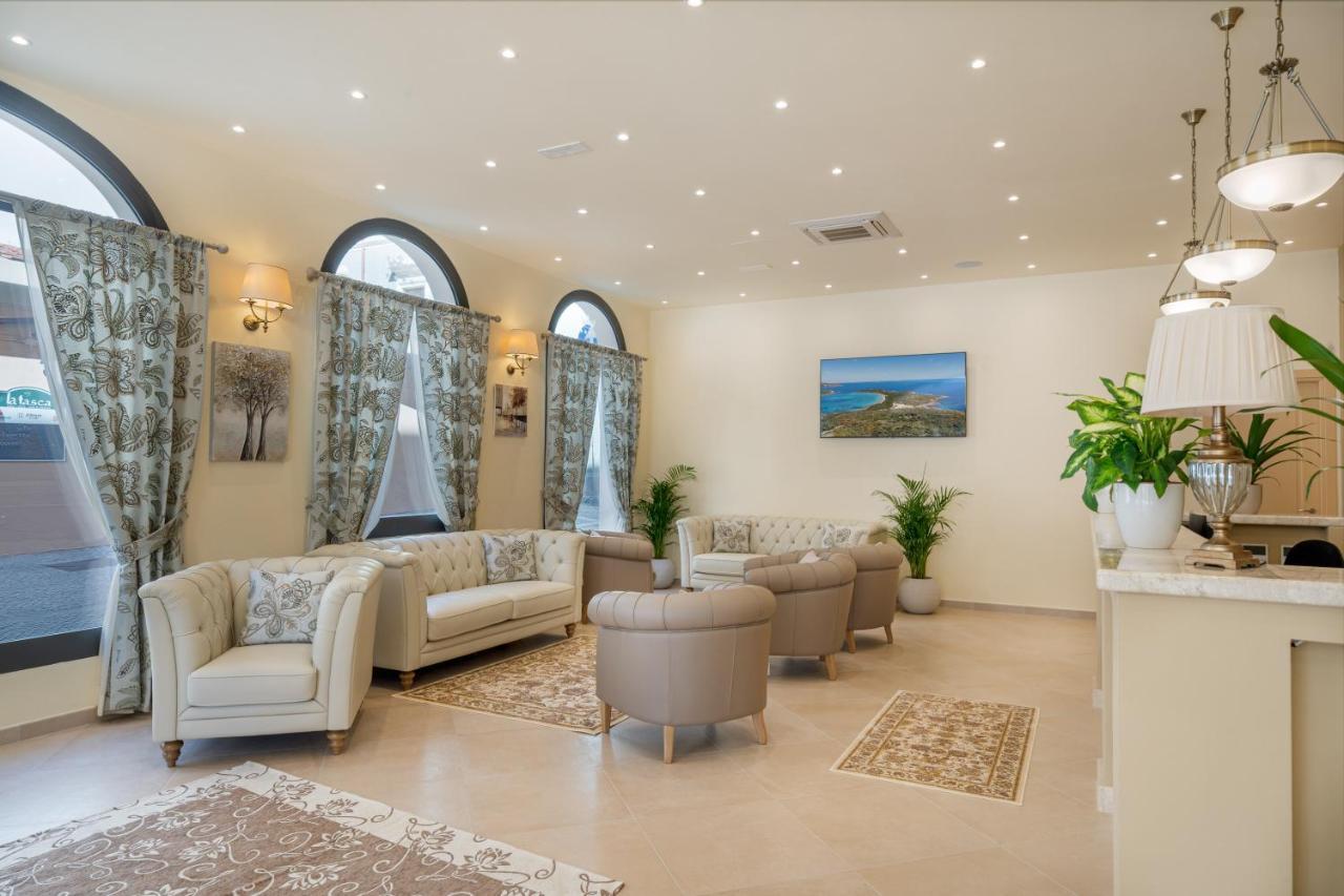 Hotel Regina Elena Olbia Kültér fotó