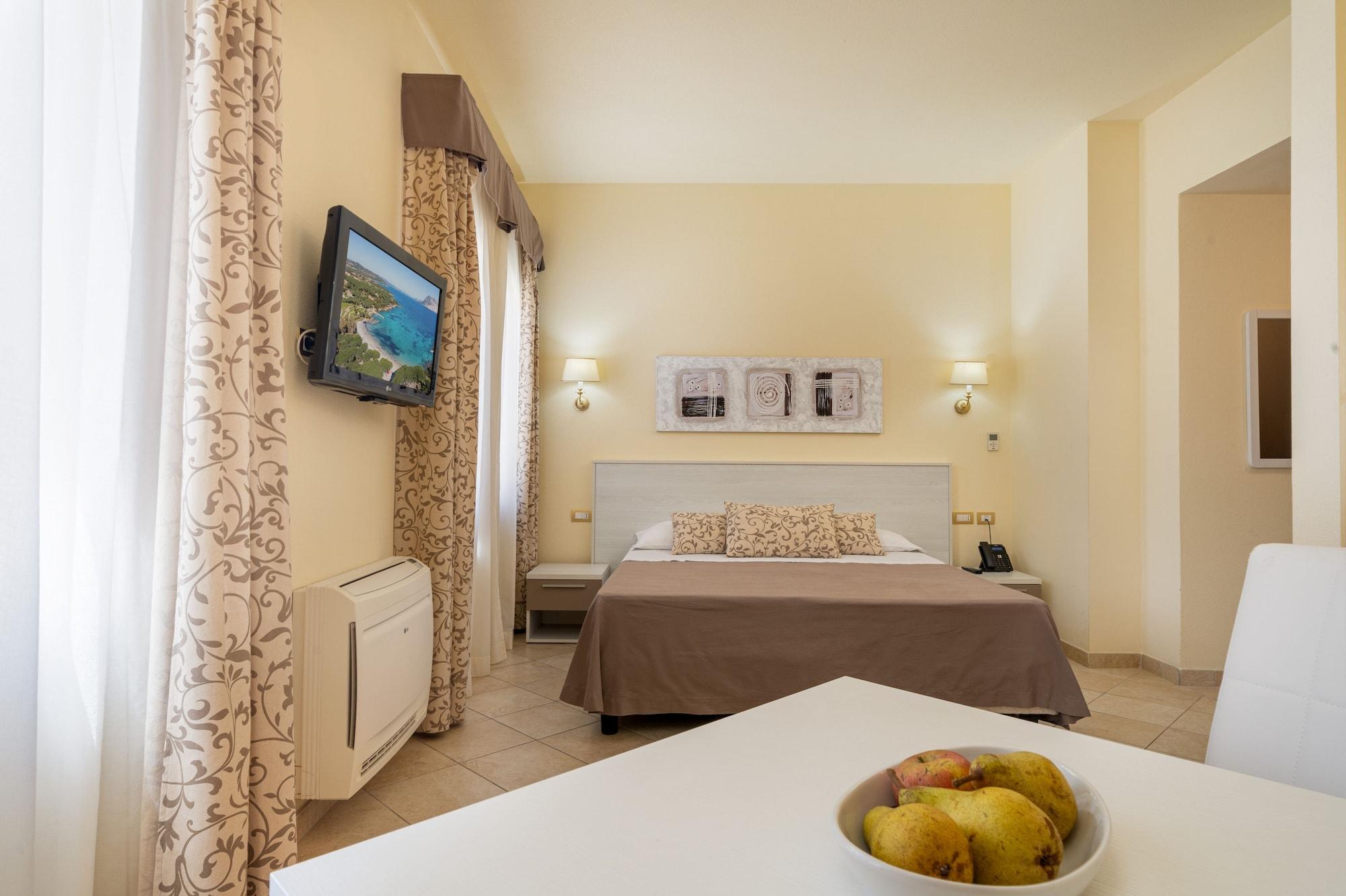 Hotel Regina Elena Olbia Kültér fotó