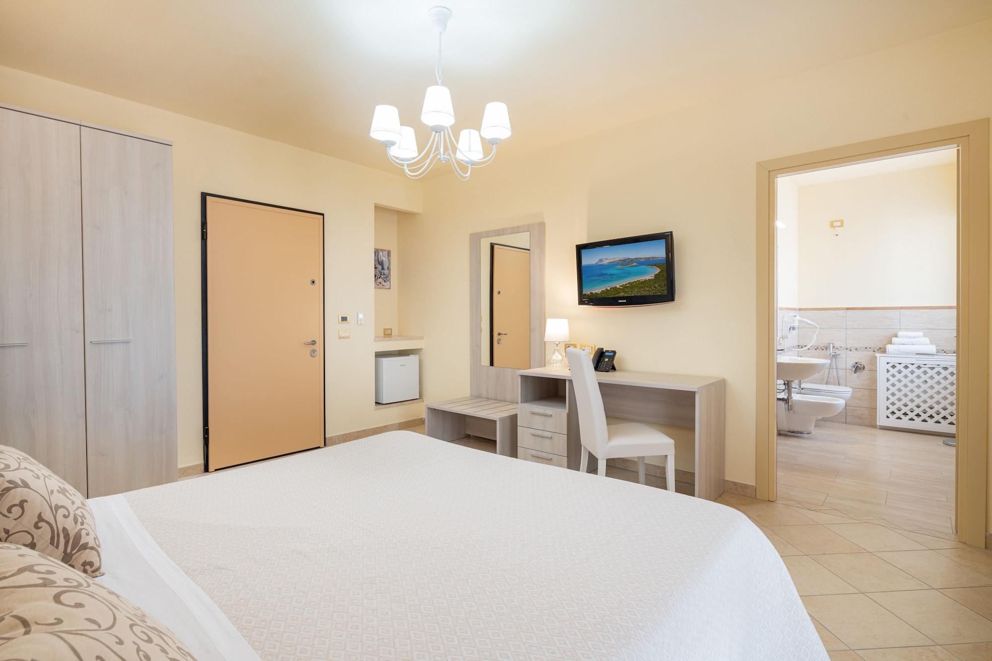Hotel Regina Elena Olbia Kültér fotó
