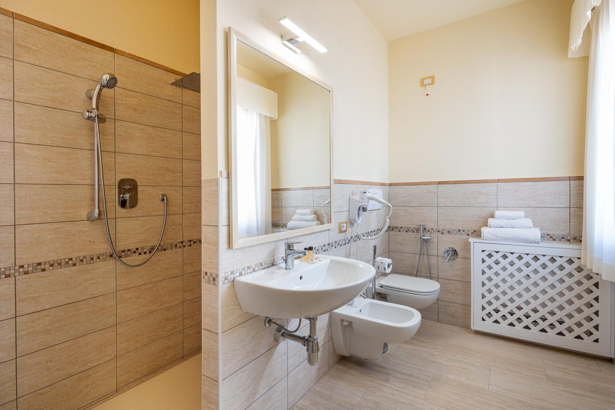 Hotel Regina Elena Olbia Kültér fotó