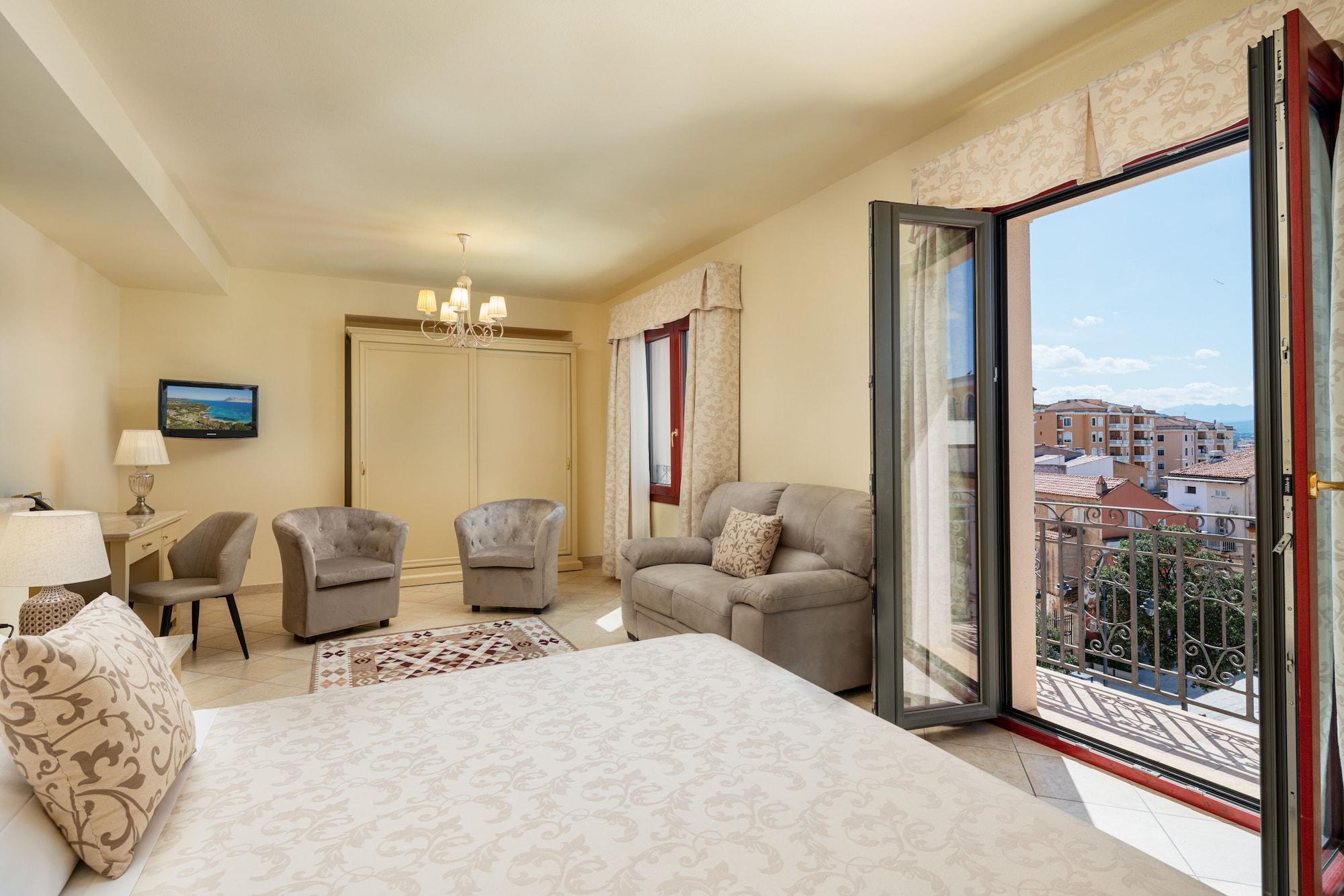 Hotel Regina Elena Olbia Kültér fotó